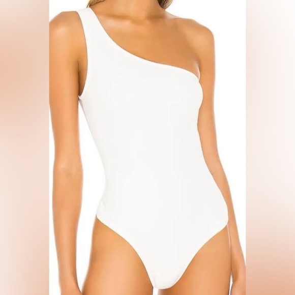 Show Me Your MuMu White one shoulder bodysuit, new without tags - Picture 1 of 4